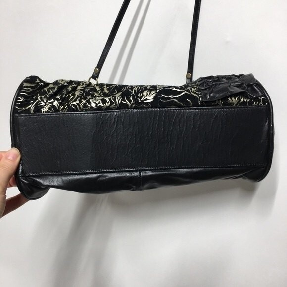 Lopez Camacho Gold Floral Design Leather Bag - Picture 7 of 15
